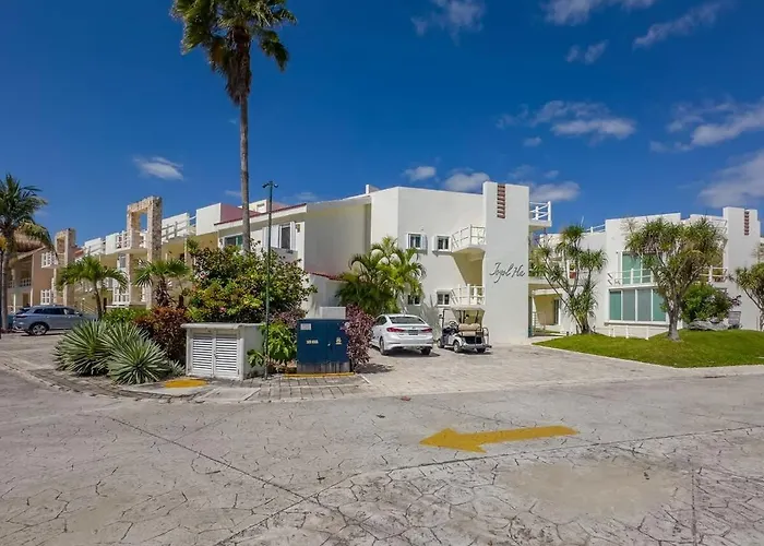 2br With Lagoon View In Puerto Aventuras