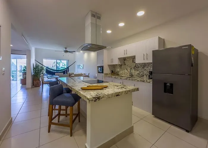2br With Lagoon View In Apartment *