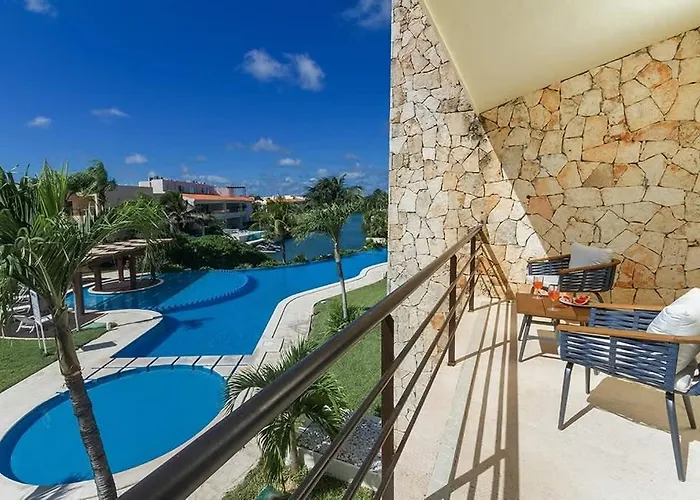 2br With Lagoon View In Apartment